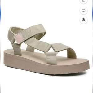 Portland Boot Company Women's 9 Taupe Flatform Athletic Sandals - New